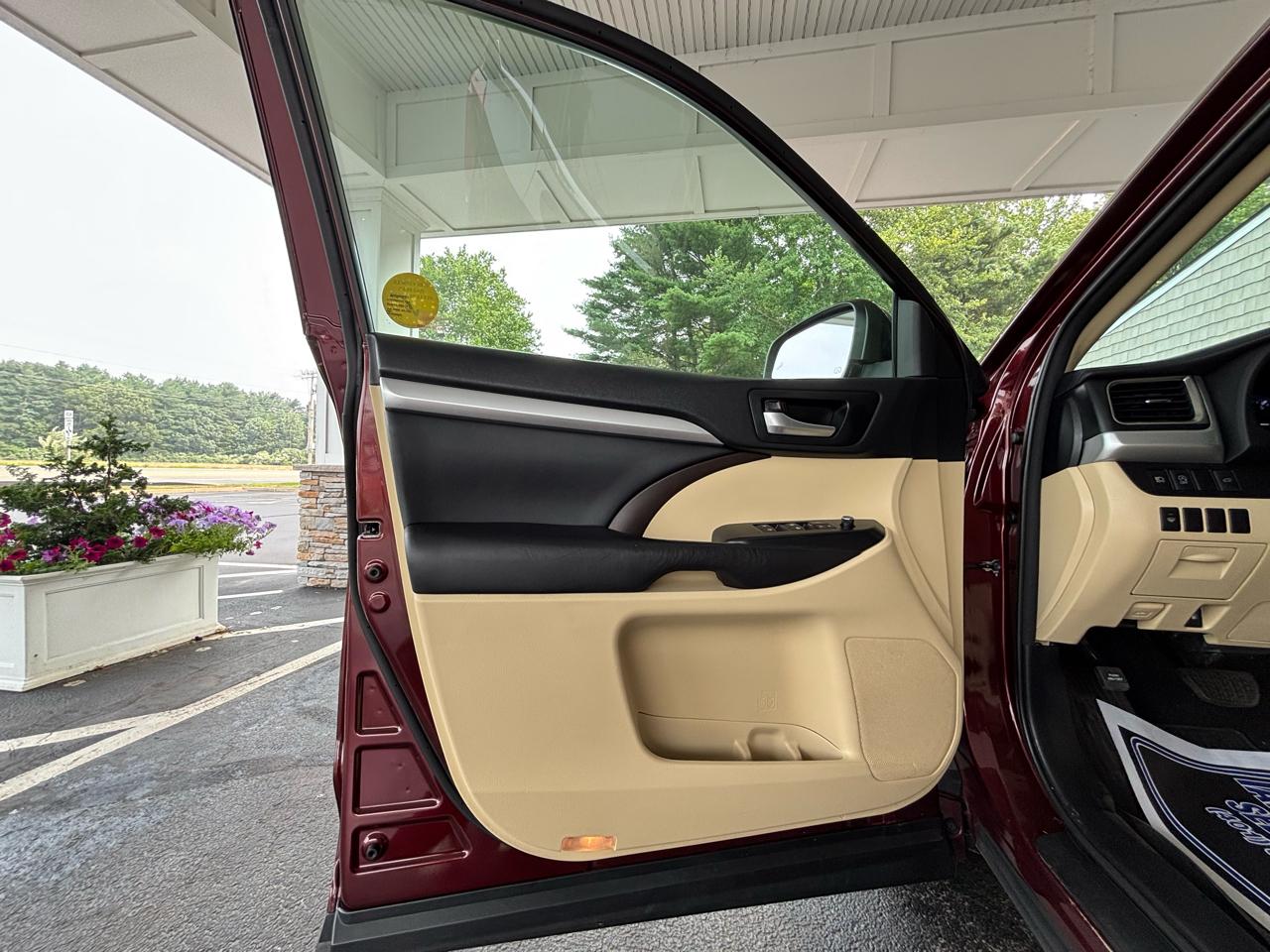Toyota Highlander XLE AWD V6 2017