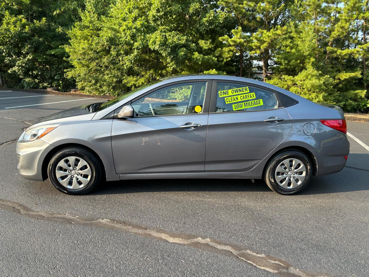 Hyundai Accent GLS 4-Door 6A 2015