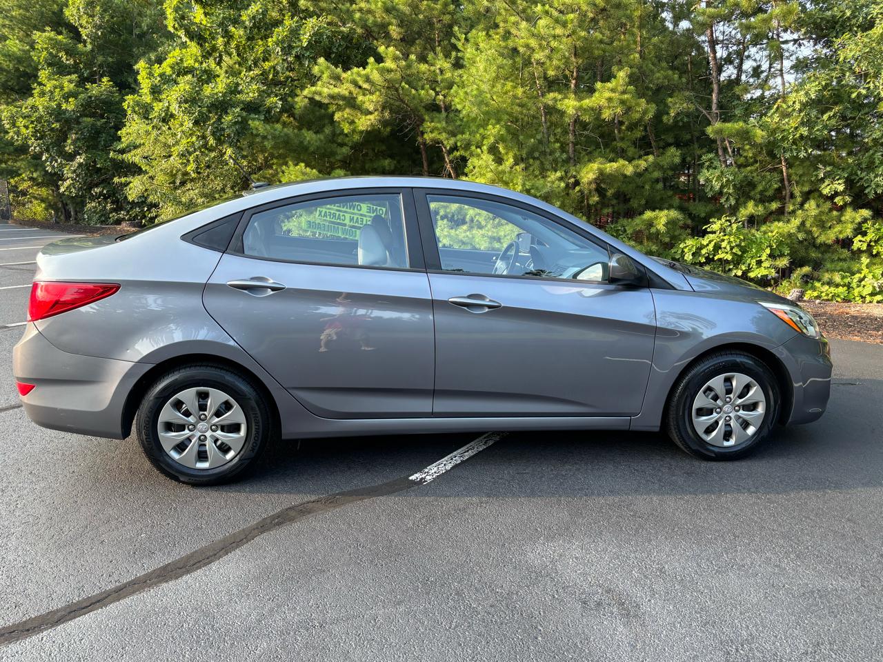 Hyundai Accent GLS 4-Door 6A 2015