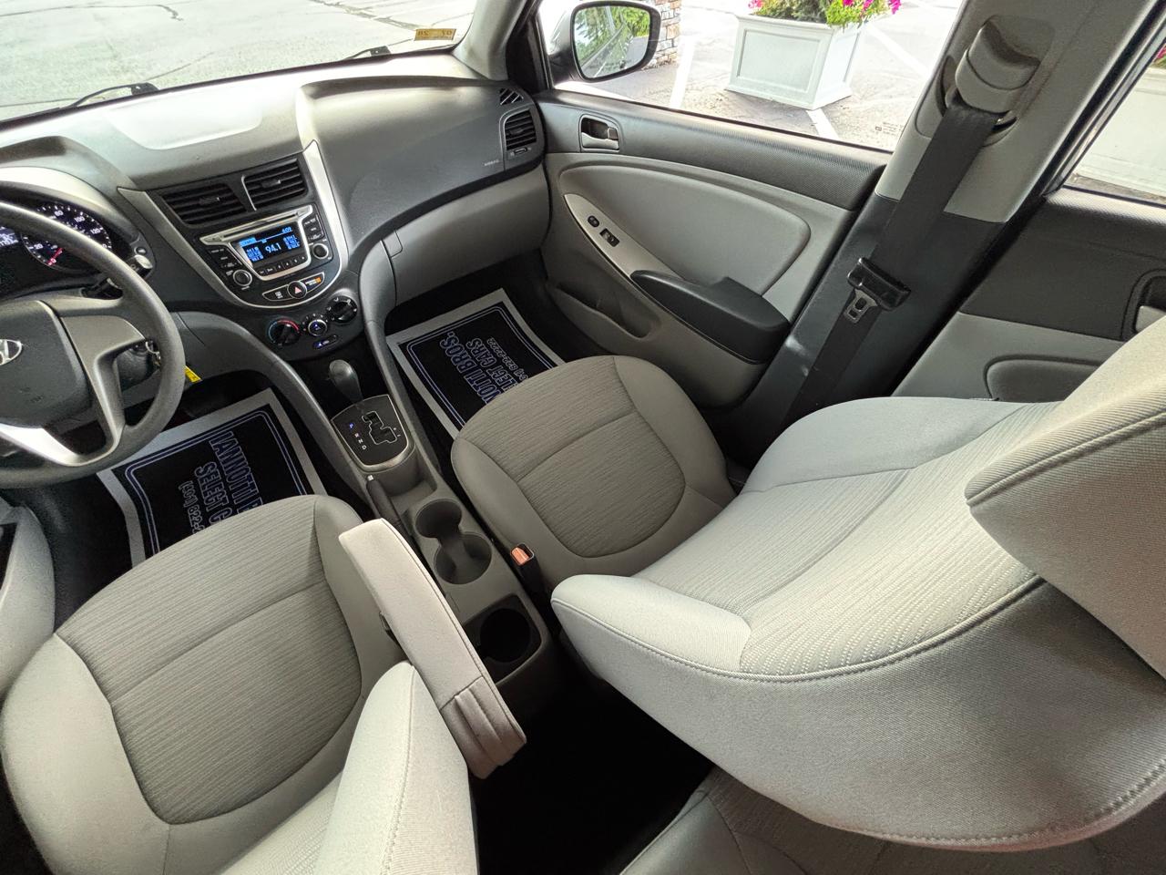 Hyundai Accent GLS 4-Door 6A 2015