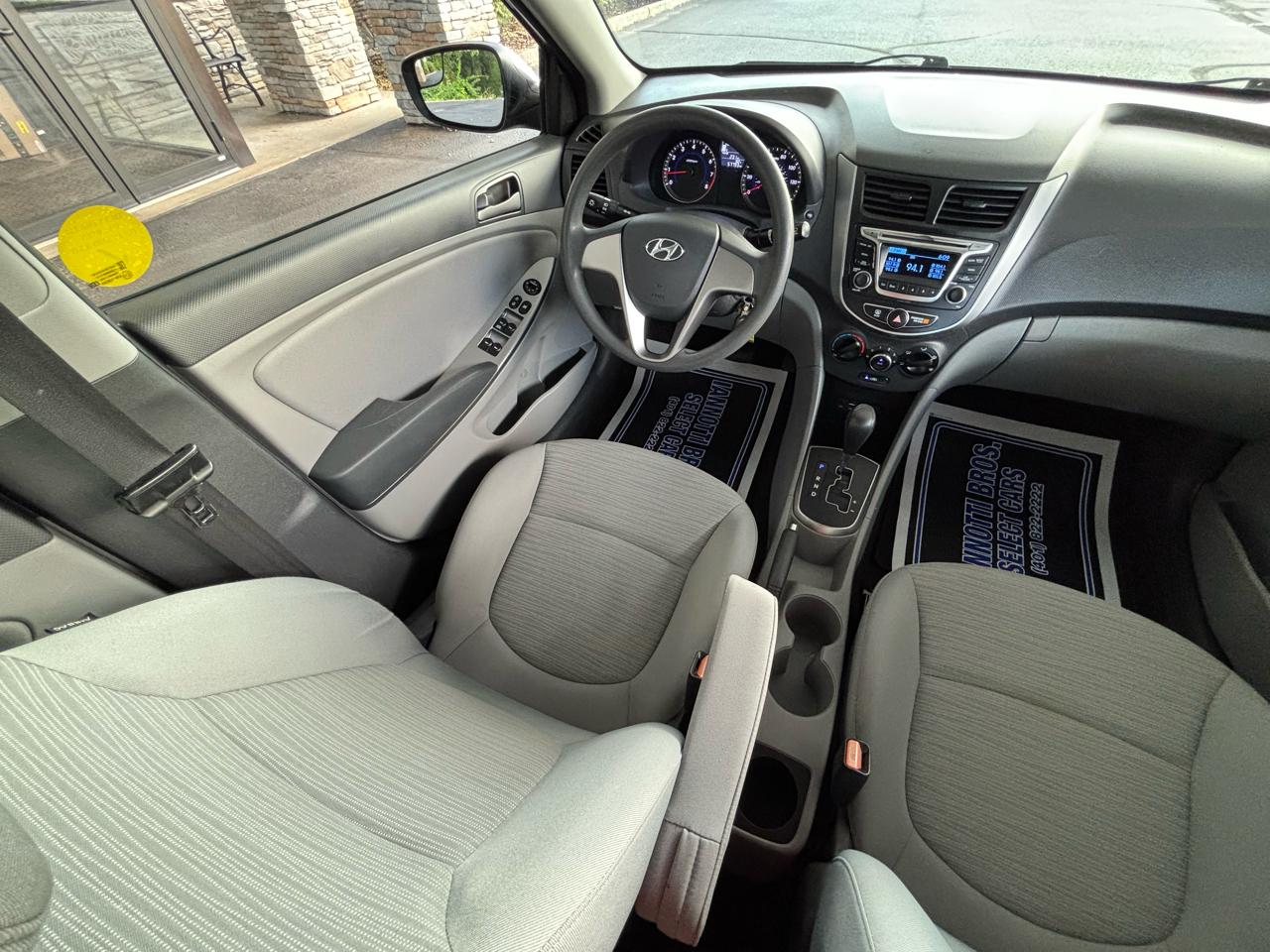 Hyundai Accent GLS 4-Door 6A 2015