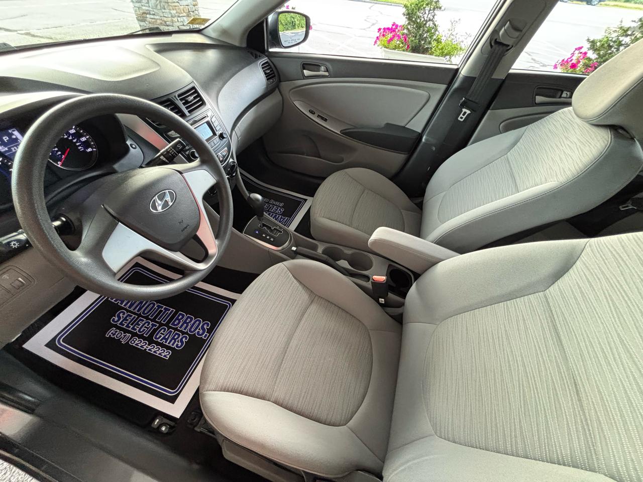 Hyundai Accent GLS 4-Door 6A 2015