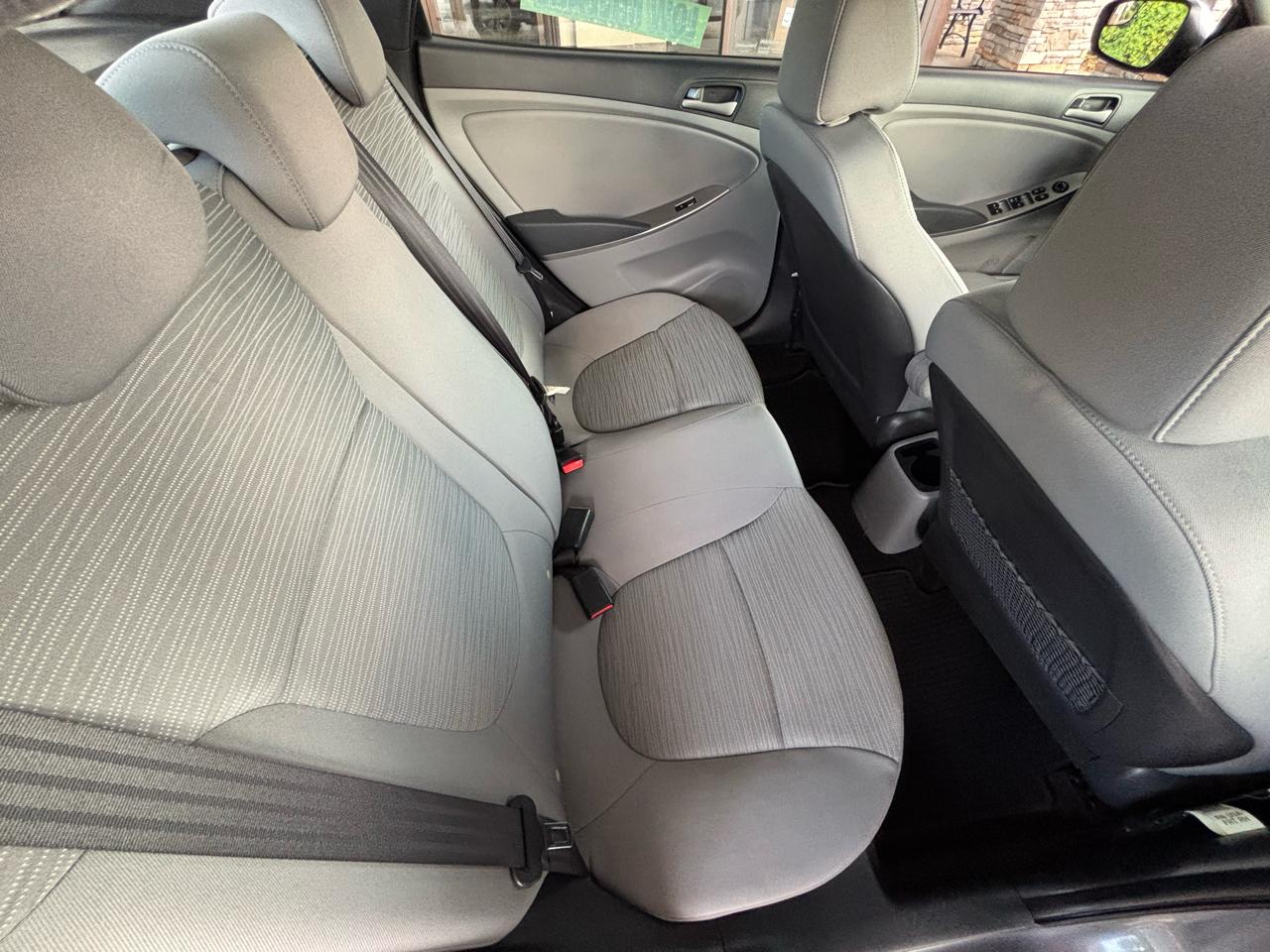 Hyundai Accent GLS 4-Door 6A 2015