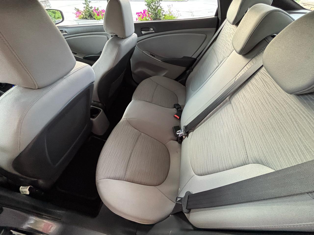 Hyundai Accent GLS 4-Door 6A 2015