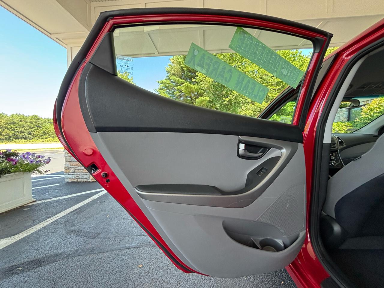 Hyundai Elantra SE 6AT 2015