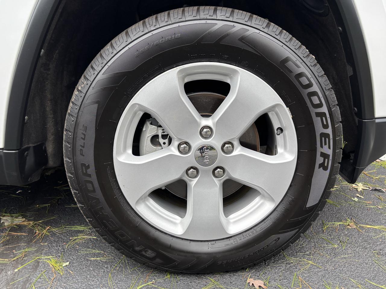 Jeep Grand Cherokee Laredo 4WD 2013