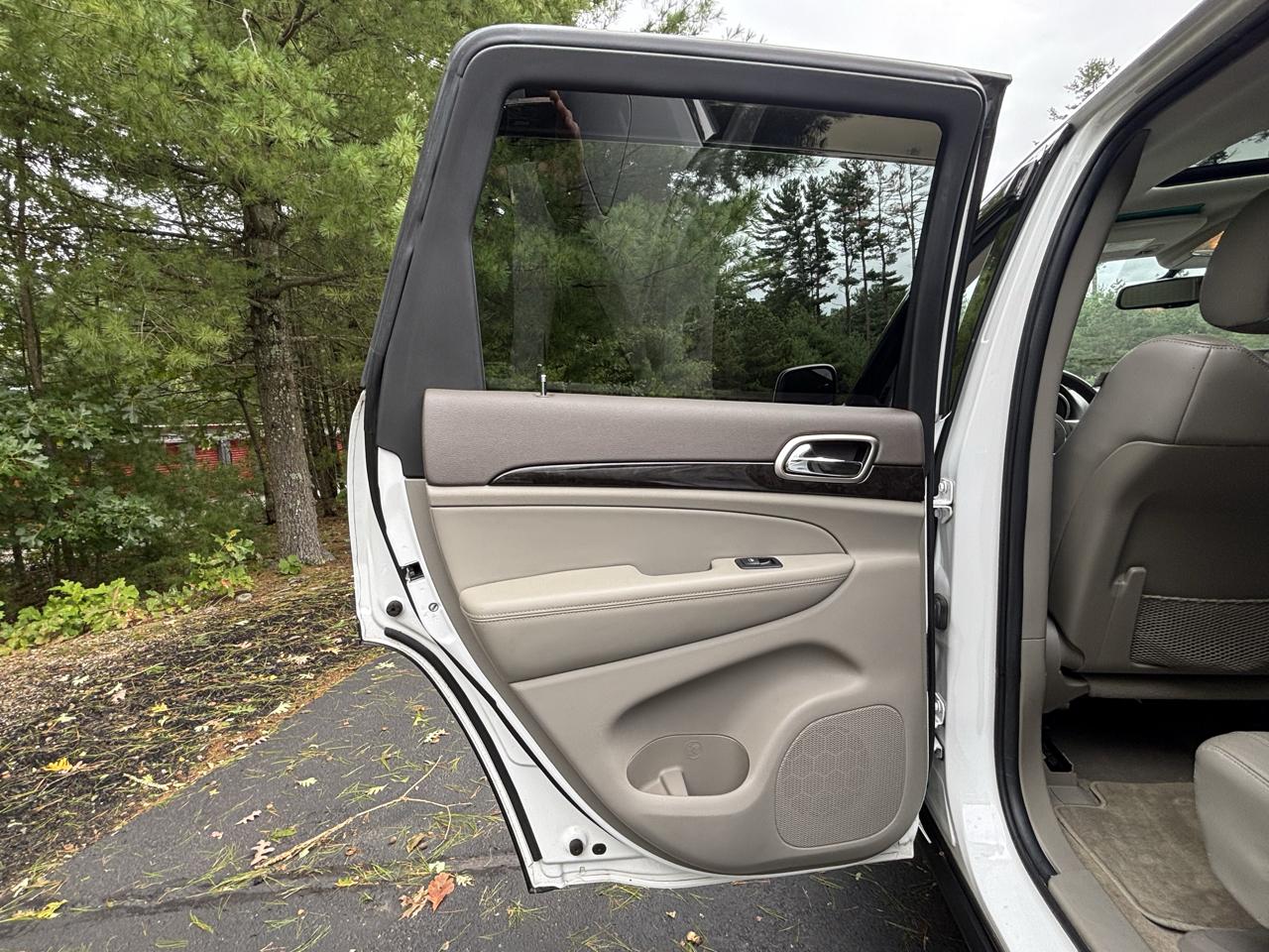 Jeep Grand Cherokee Laredo 4WD 2013