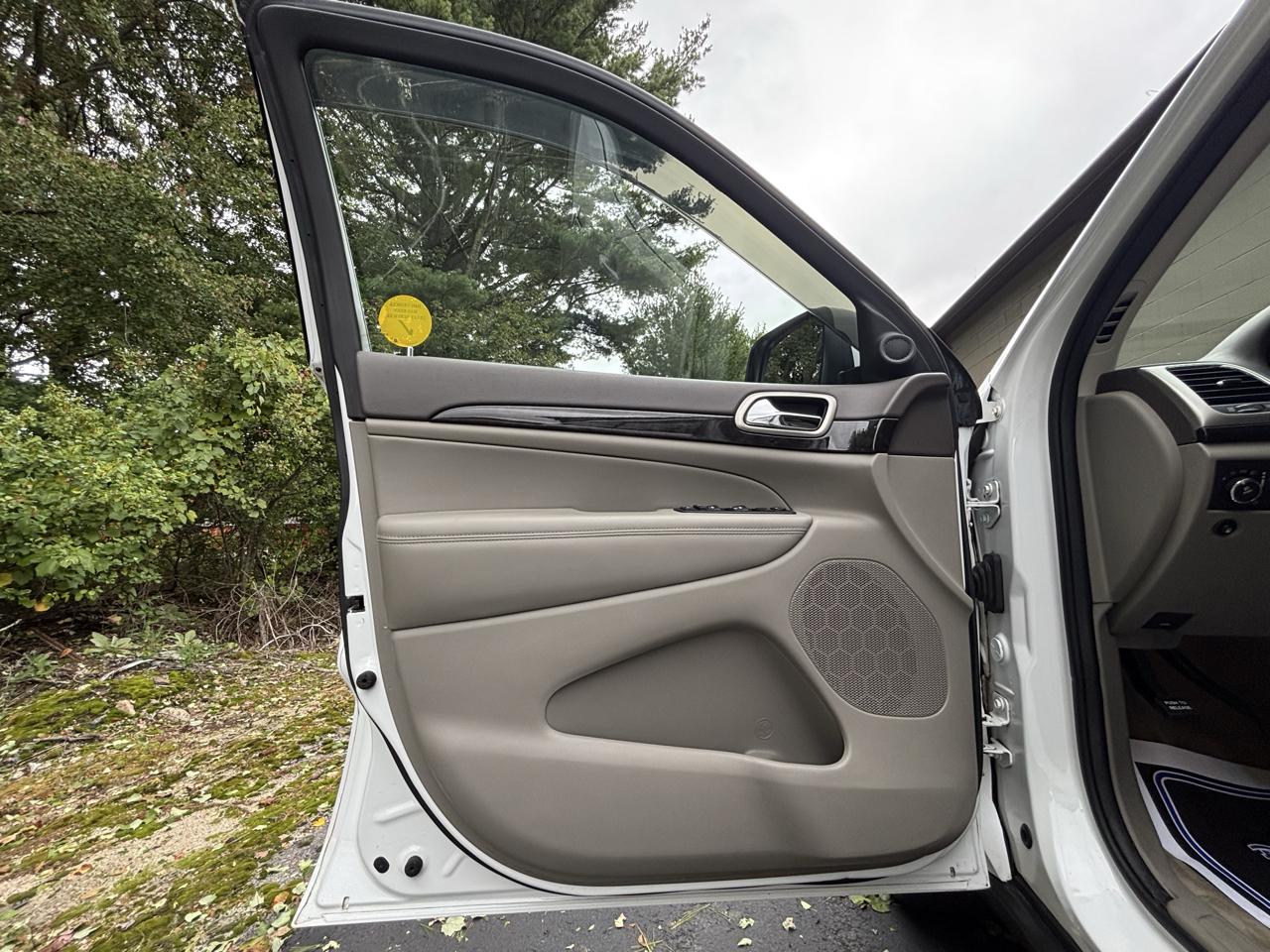 Jeep Grand Cherokee Laredo 4WD 2013