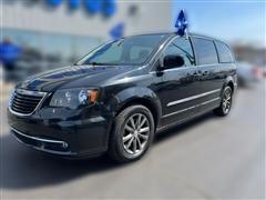 2016 Chrysler Town & Country 