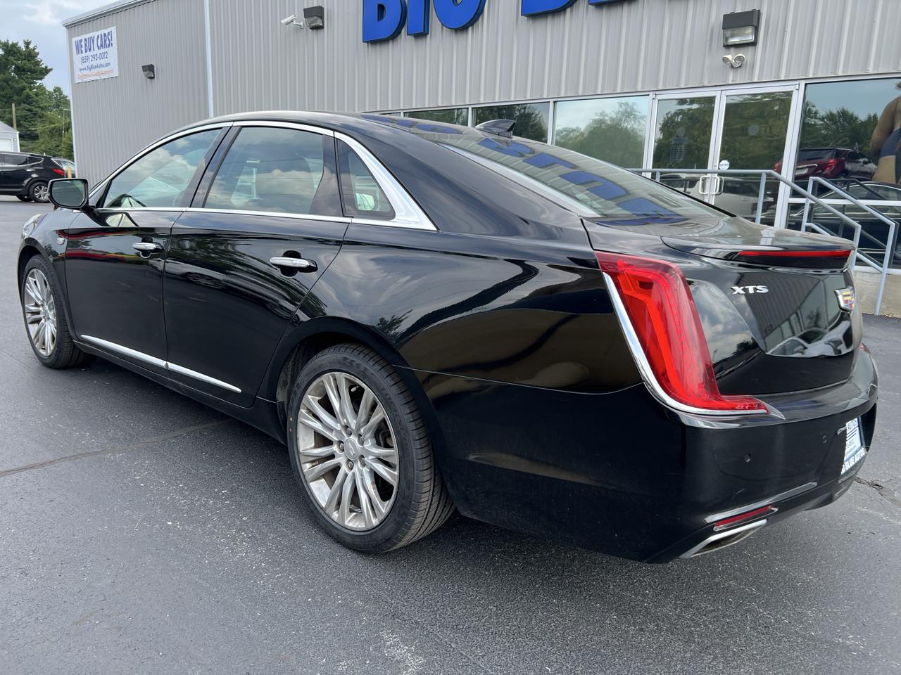 Cadillac XTS photo 3