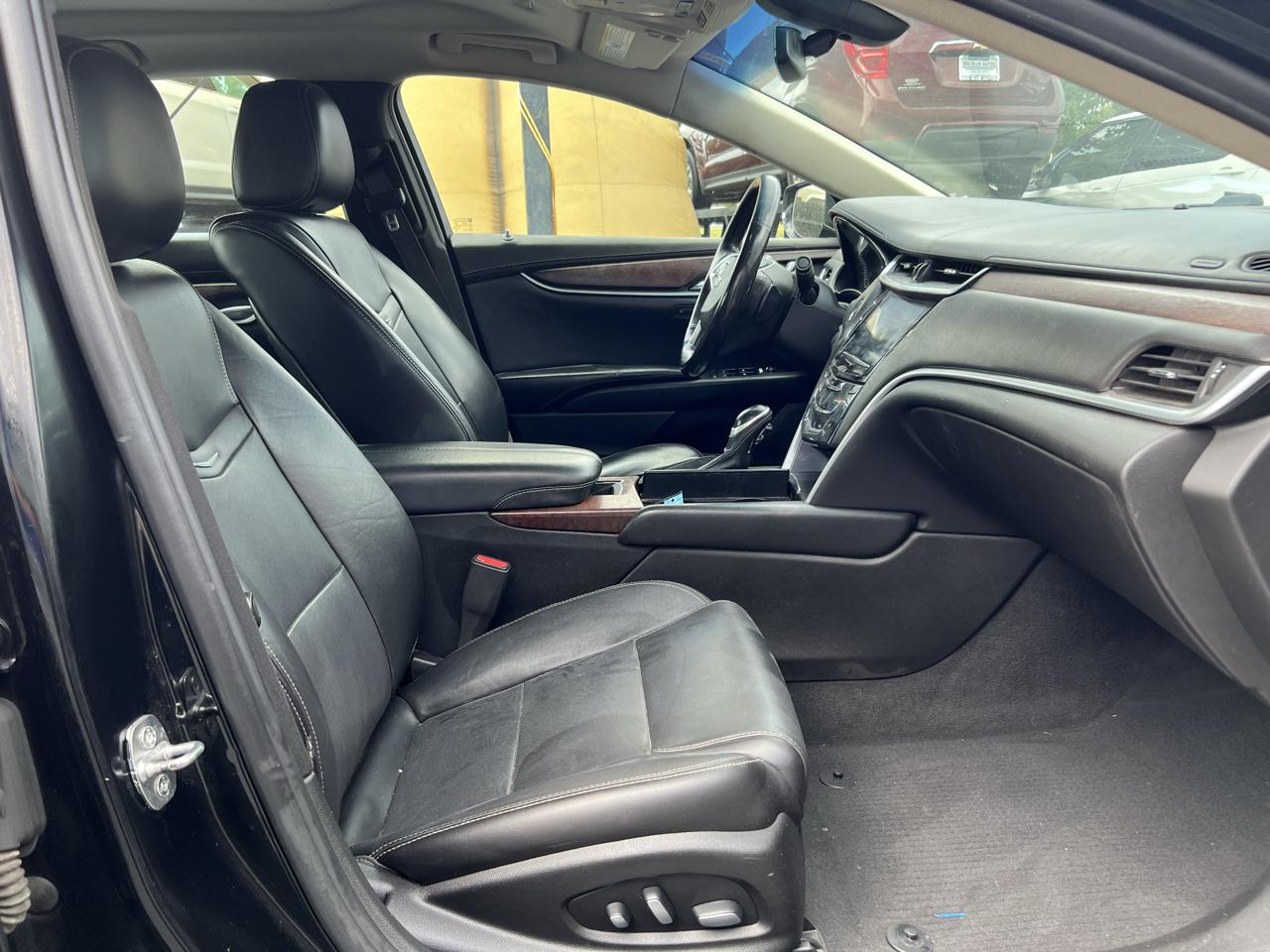 Cadillac XTS photo 13