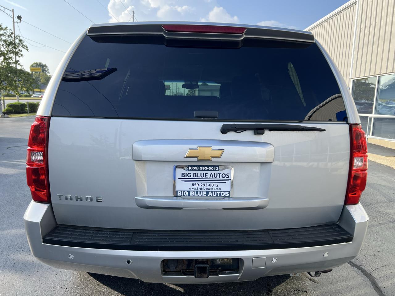 Chevrolet Tahoe photo 4