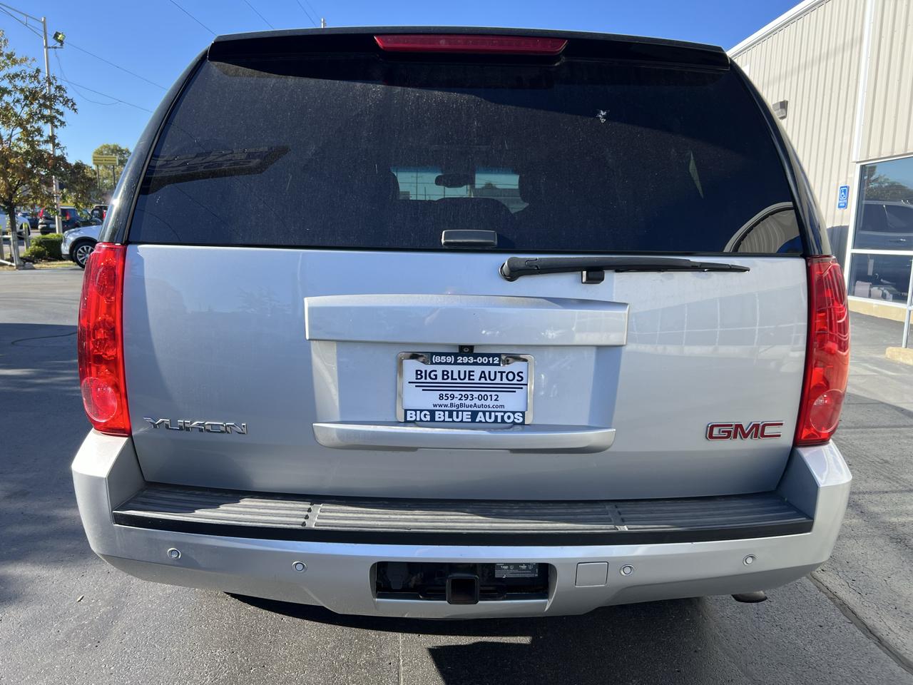 GMC Yukon photo 4