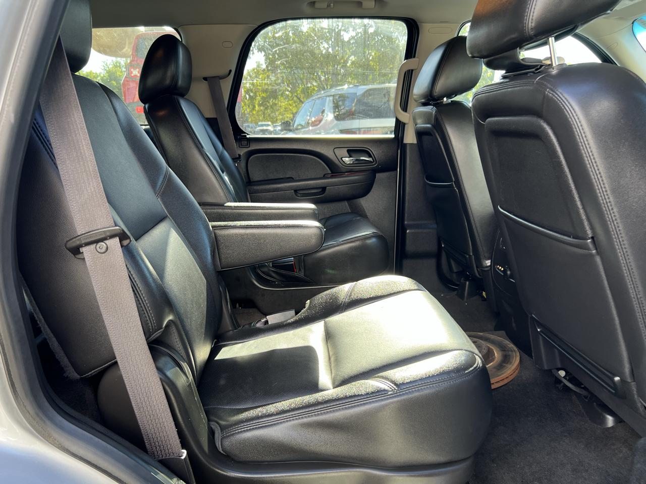 GMC Yukon photo 12