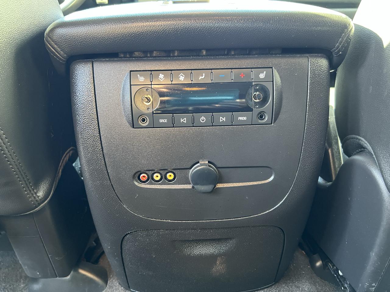GMC Yukon photo 14