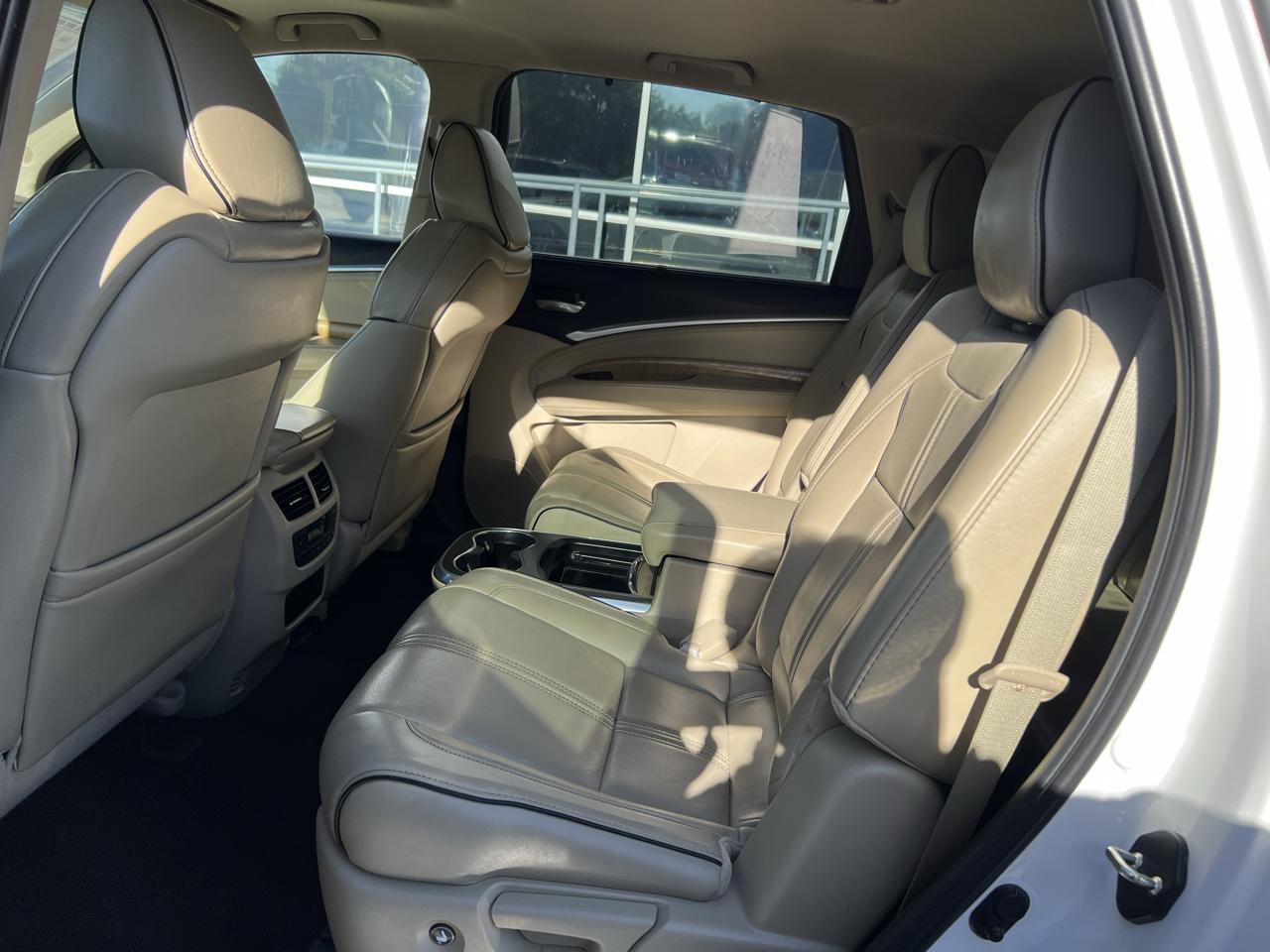 Acura MDX photo 10