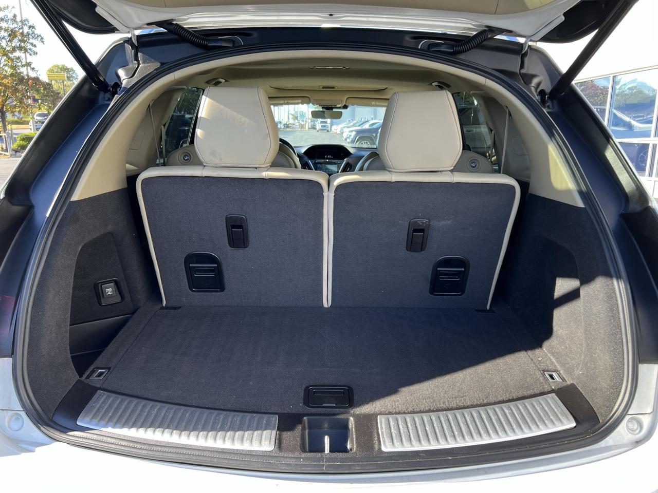 Acura MDX photo 11