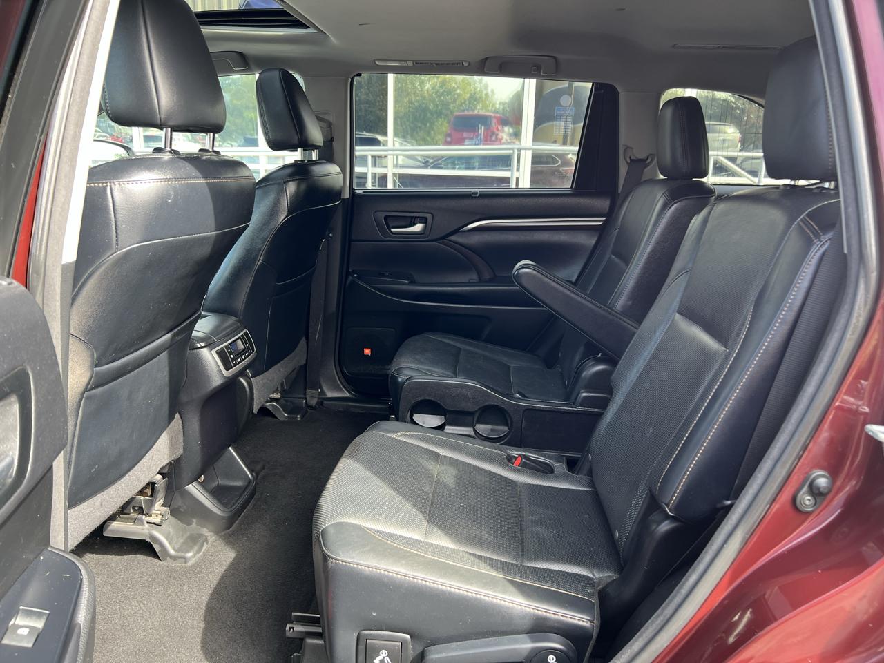 Toyota Highlander photo 10