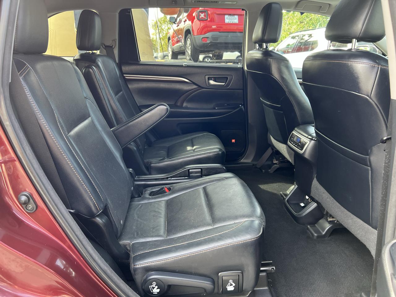 Toyota Highlander photo 12