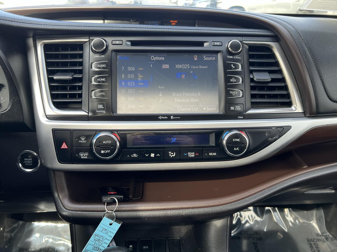 Toyota Highlander photo 16