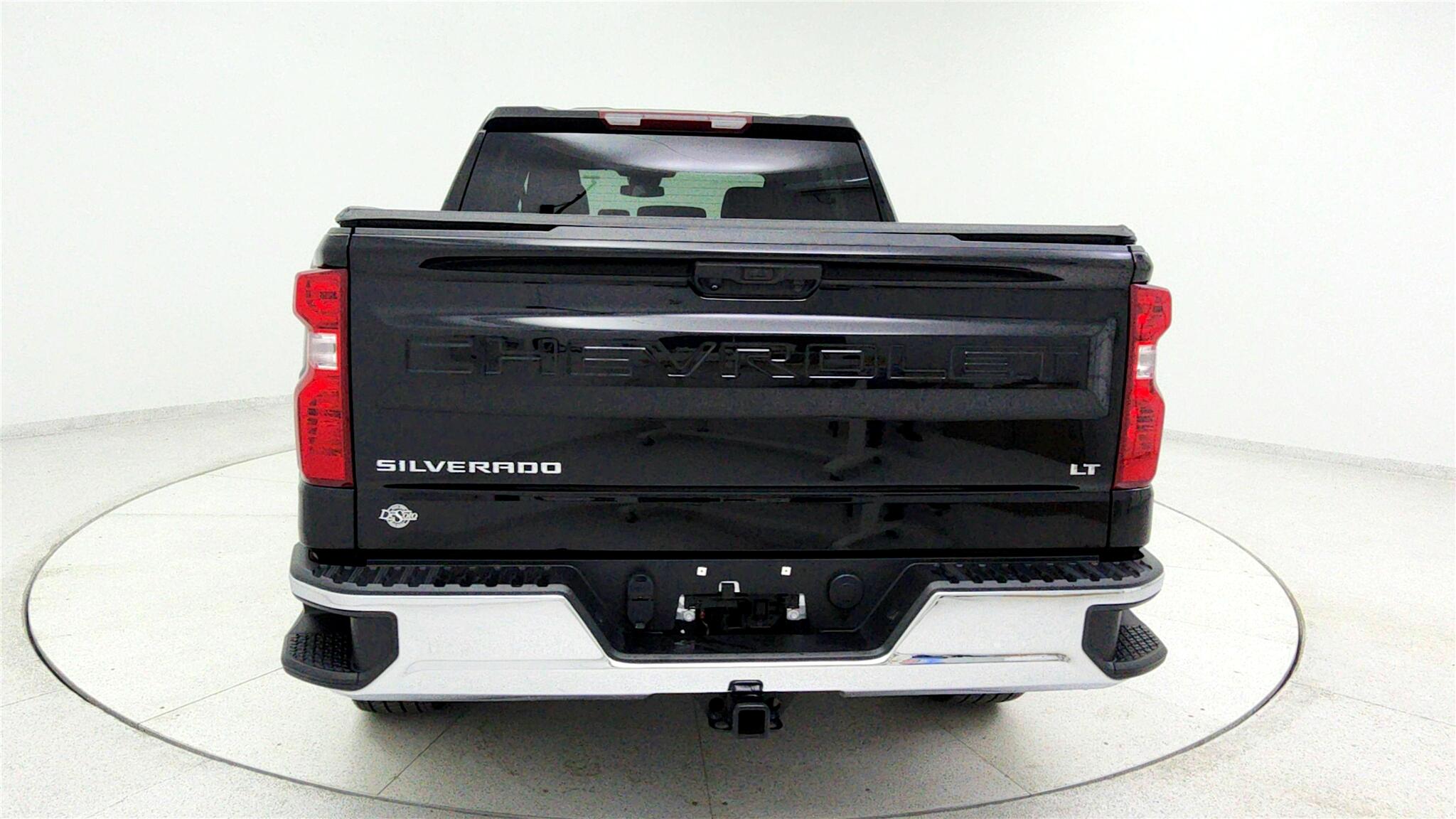 2023 Chevrolet Silverado 1500 LT photo 3