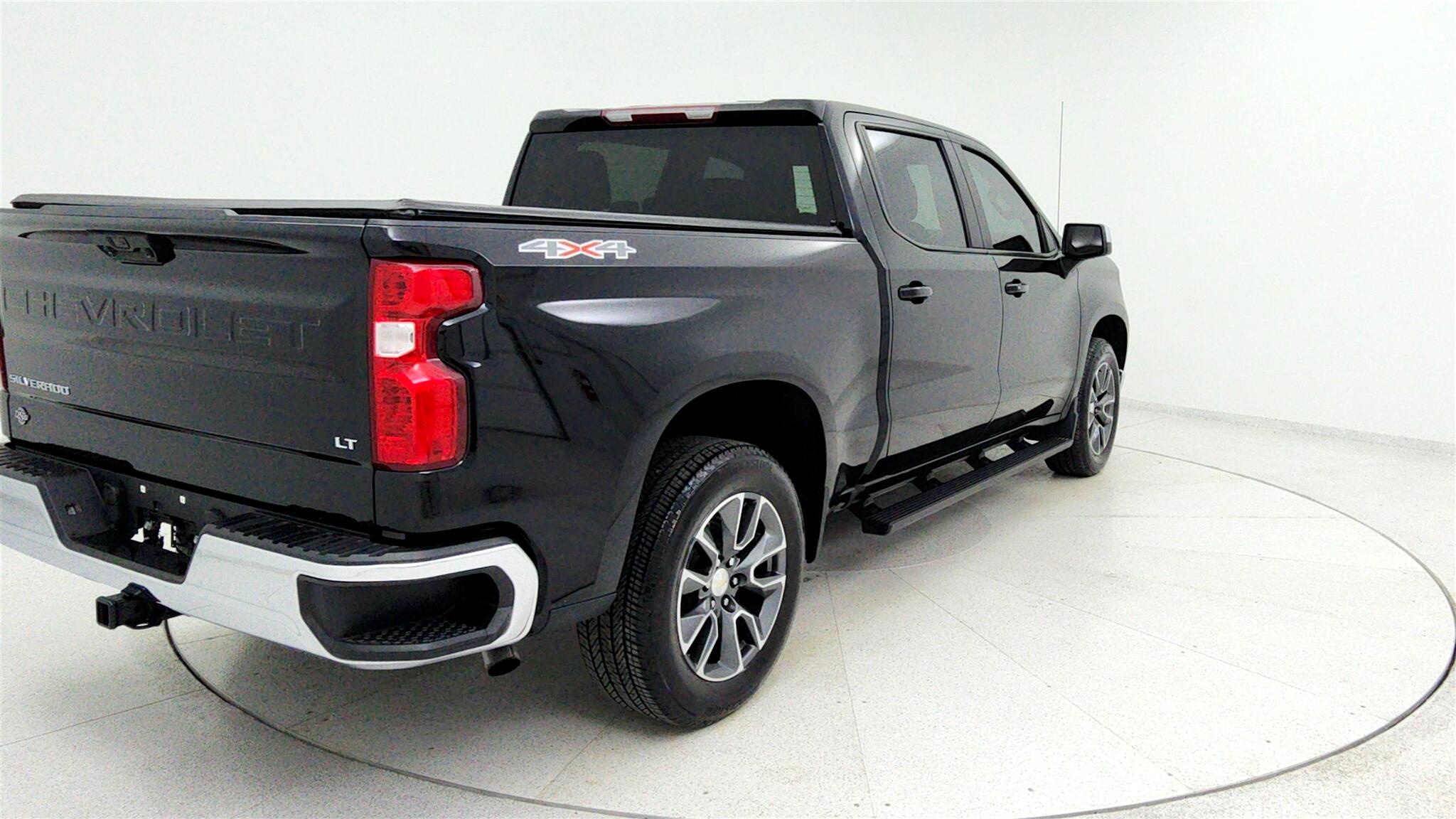 2023 Chevrolet Silverado 1500 LT photo 4