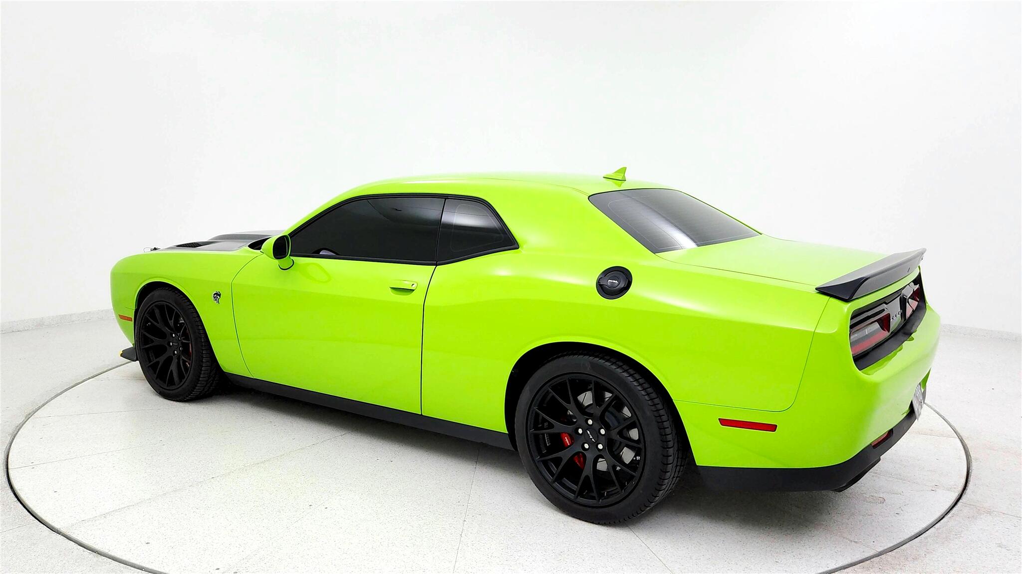 2015 Dodge Challenger SRT8 Hellcat photo 2