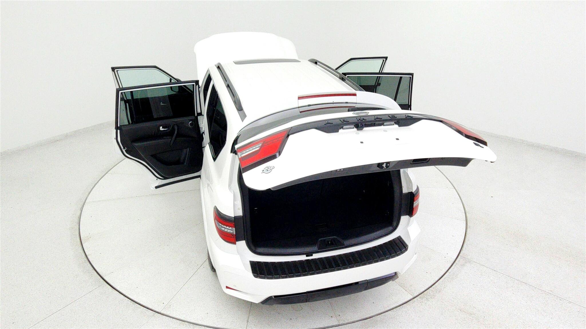 2024 Nissan Armada SL photo 11