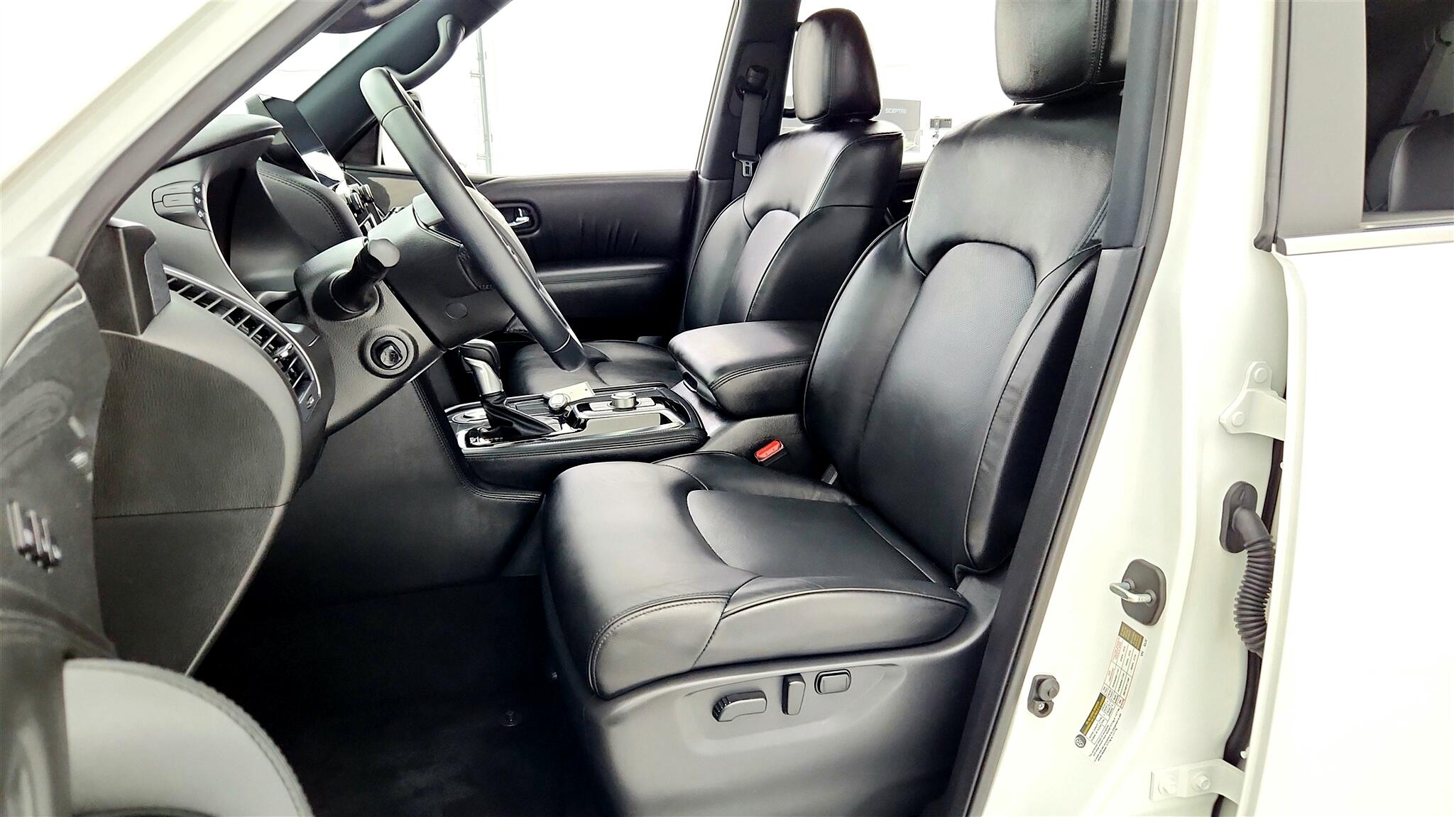 2024 Nissan Armada SL photo 12