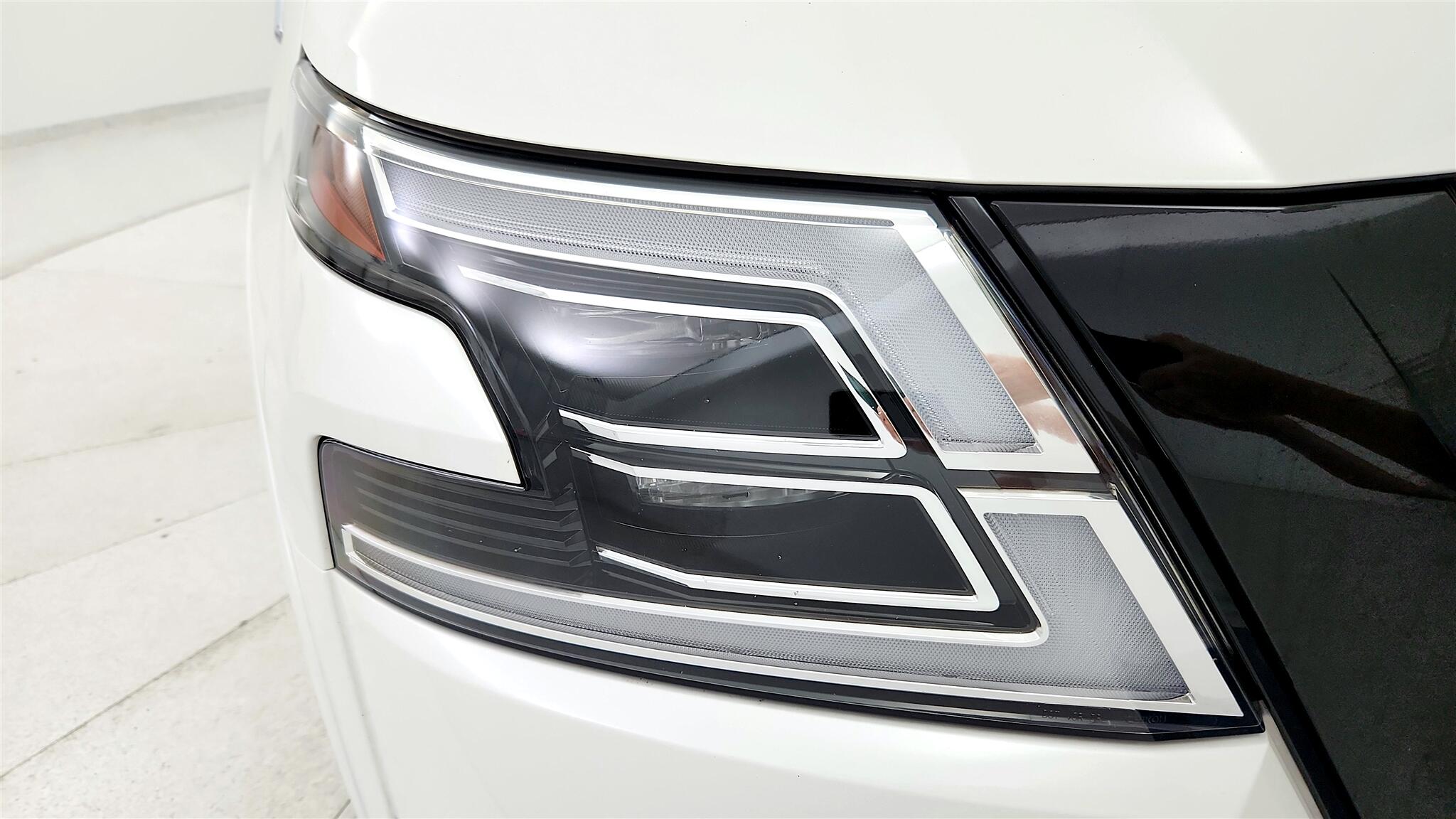 2024 Nissan Armada SL photo 28