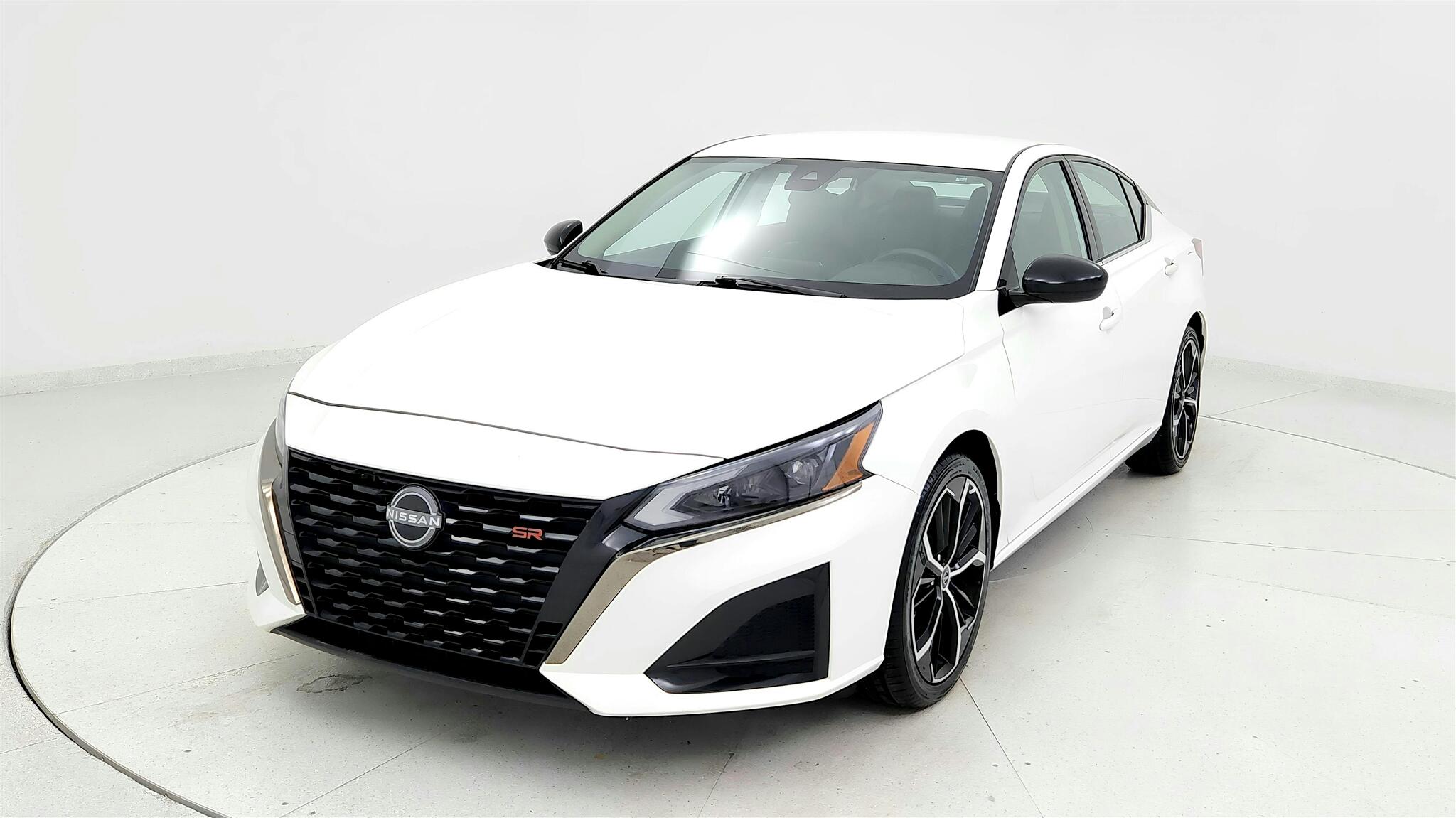 2024 Nissan Altima 2.5 SR photo 8