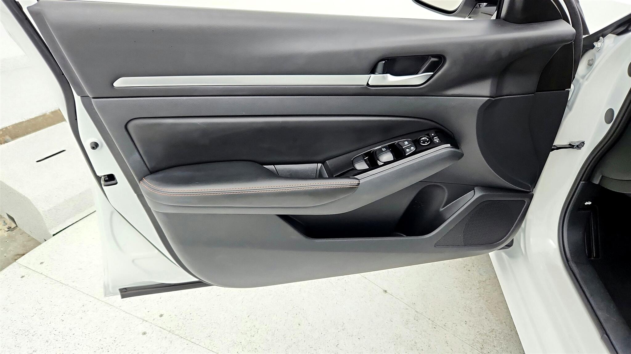 2024 Nissan Altima 2.5 SR photo 38