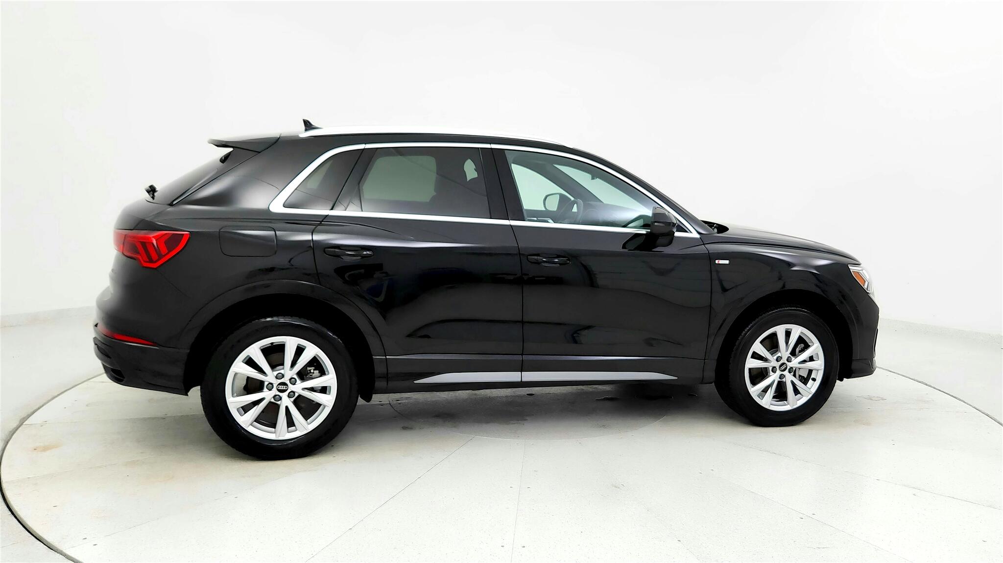 2023 Audi Q3 Premium S line photo 5