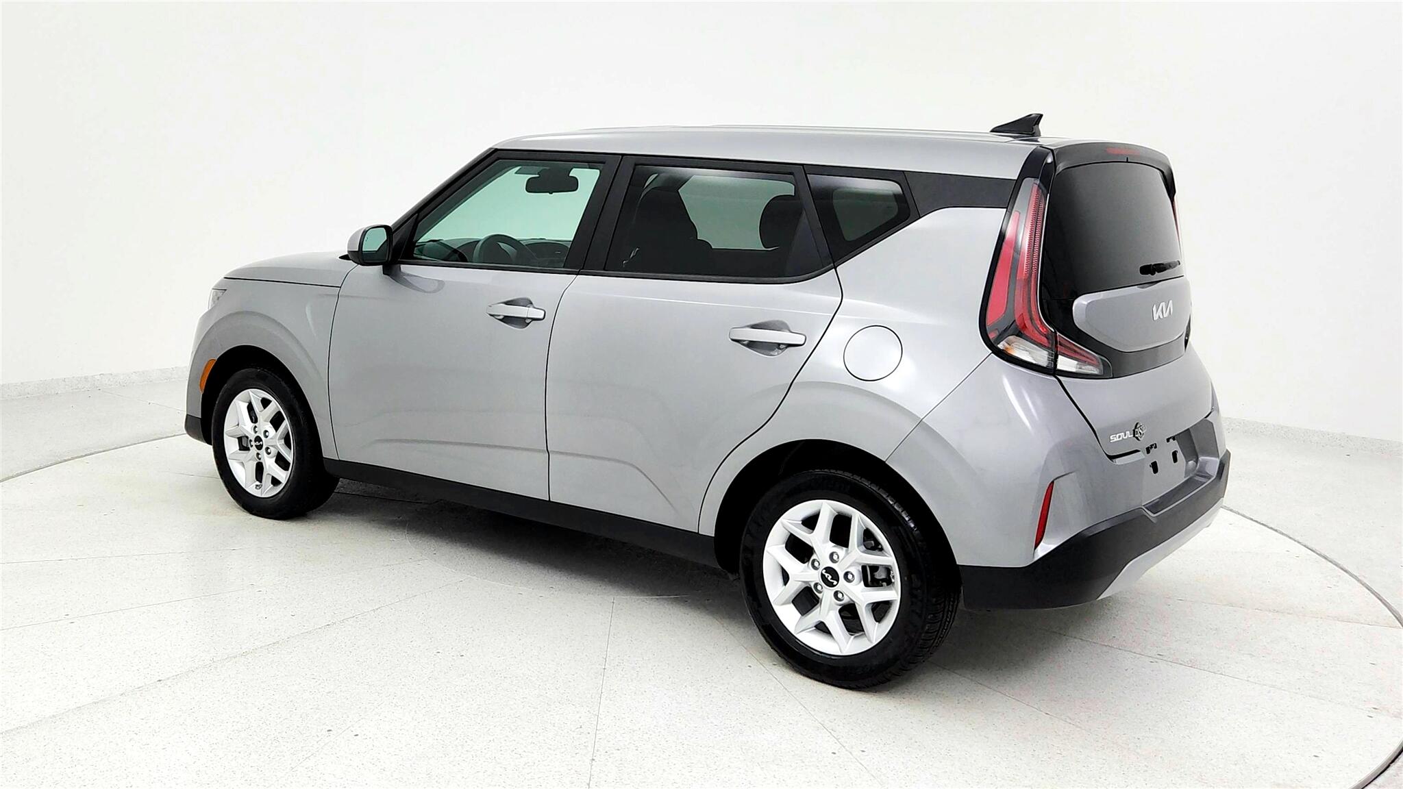 2023 Kia Soul LX photo 2