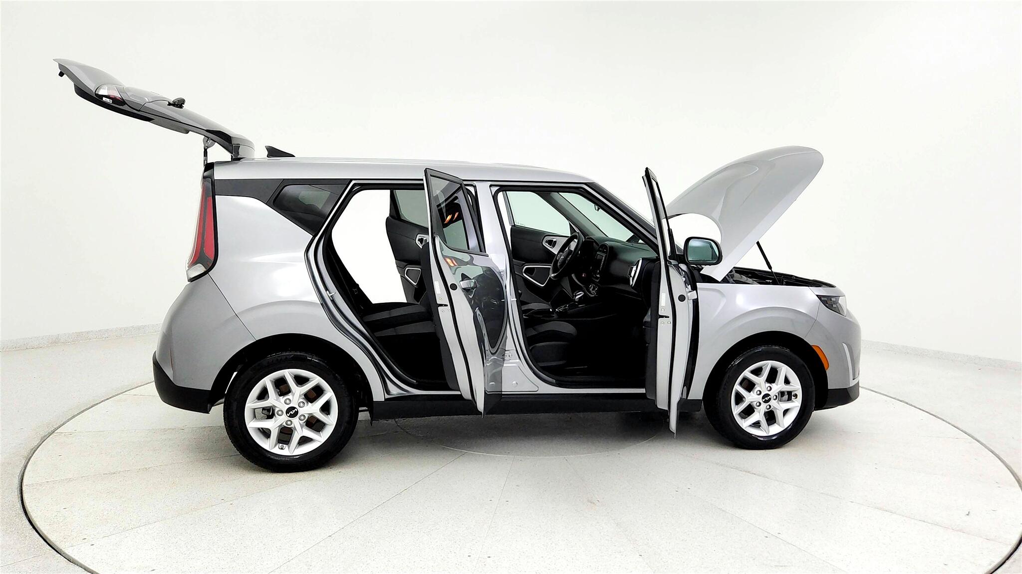 2023 Kia Soul LX photo 11