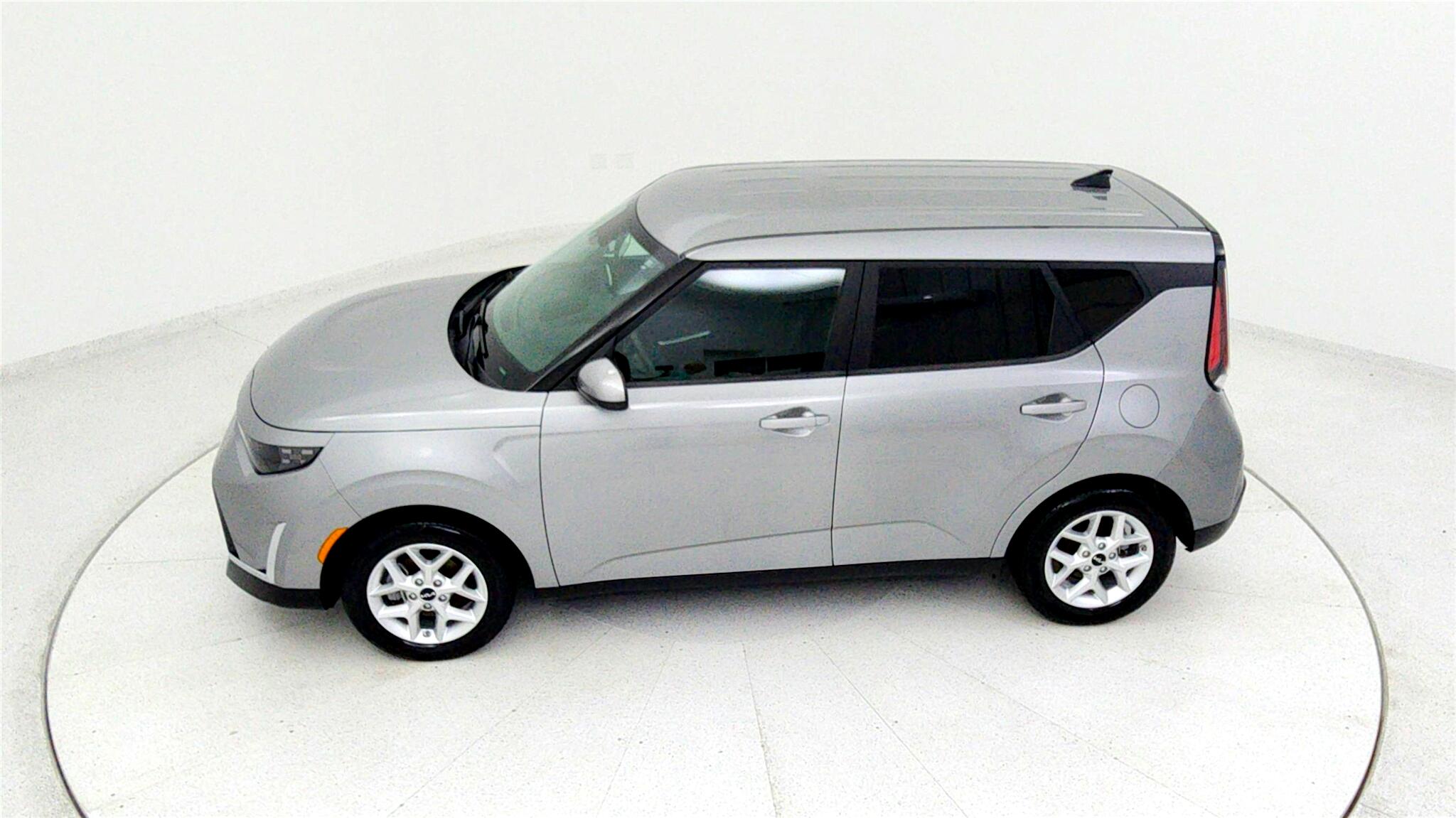 2023 Kia Soul LX photo 13