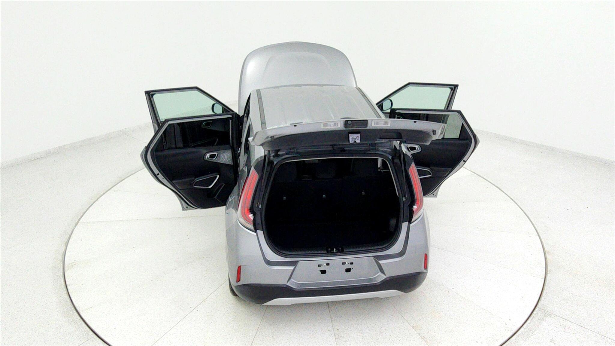 2023 Kia Soul LX photo 18