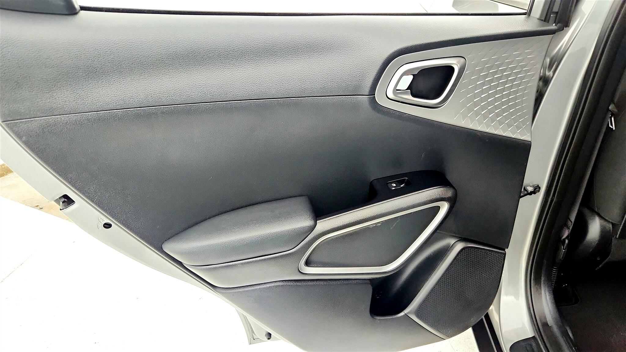 2023 Kia Soul LX photo 39