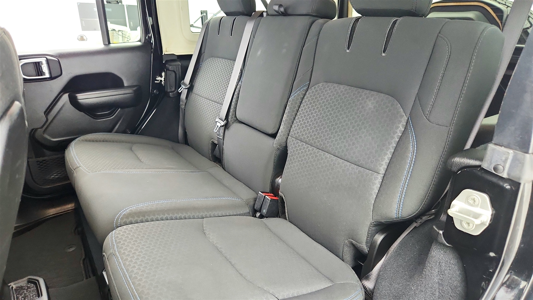 2024 Jeep Wrangler Rubicon 4xe photo 17