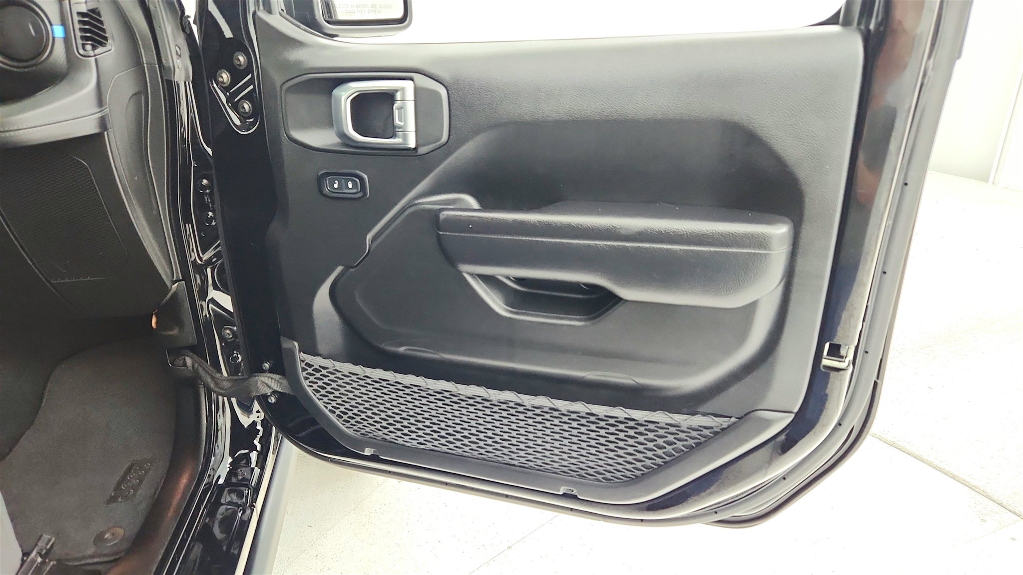 2024 Jeep Wrangler Rubicon 4xe photo 22