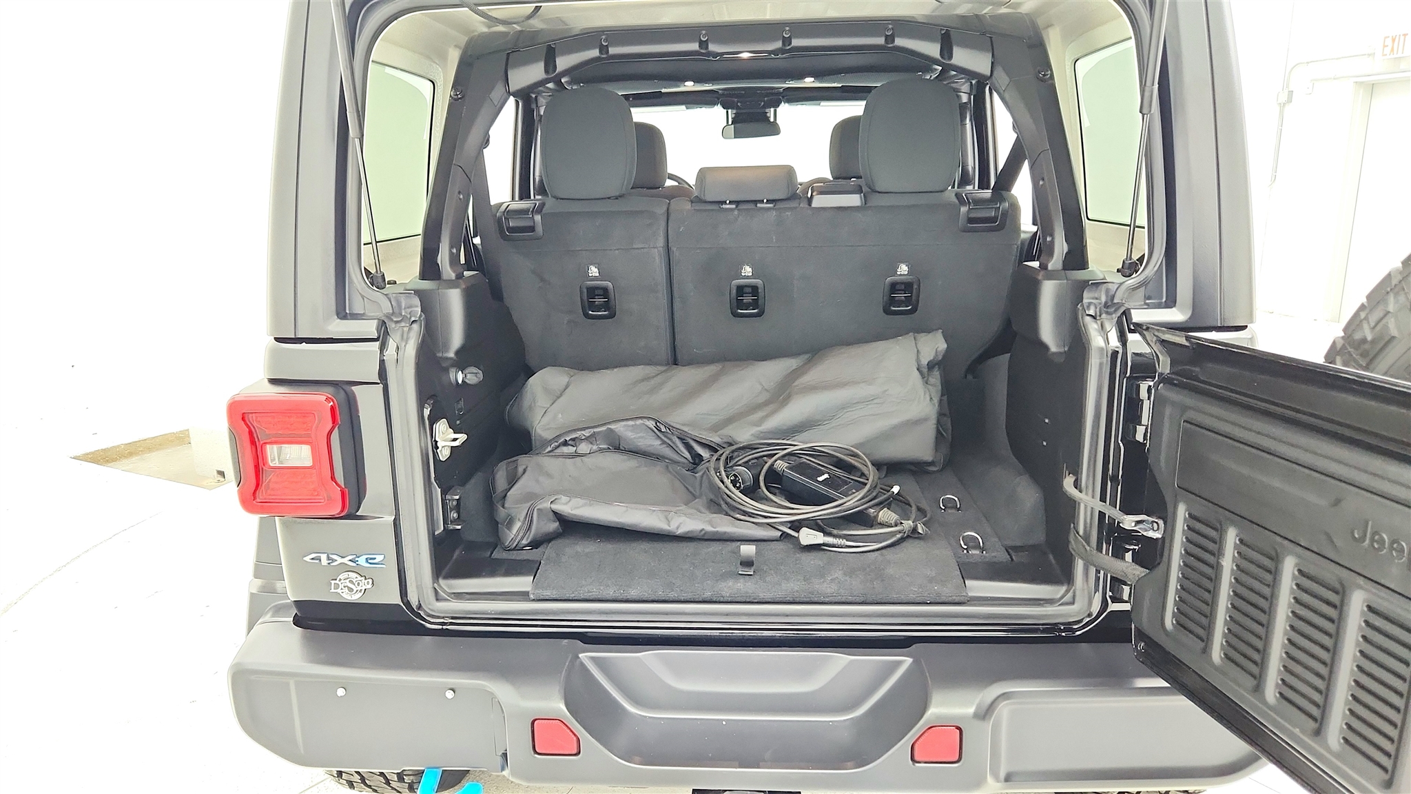 2024 Jeep Wrangler Rubicon 4xe photo 23
