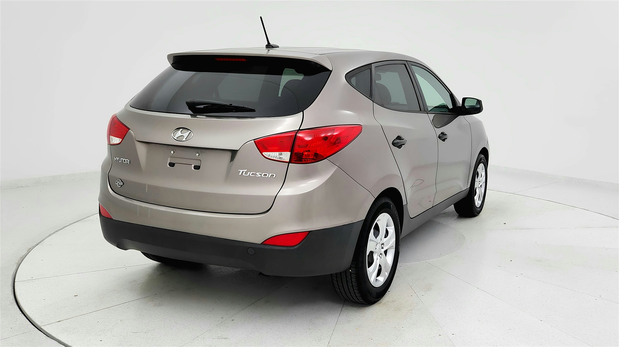 2012 Hyundai Tucson GL Sport photo 4