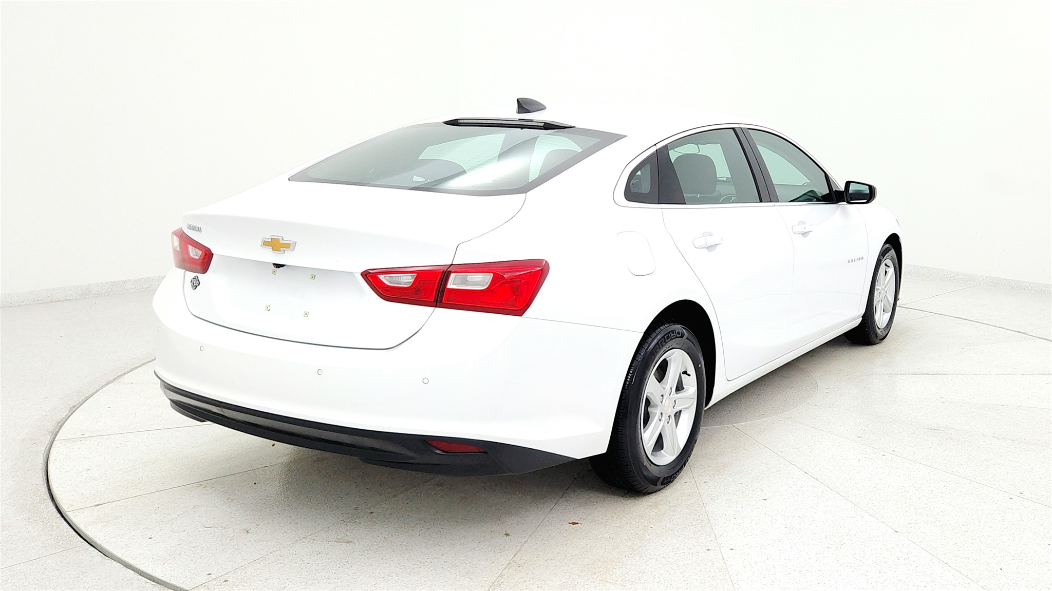 2023 Chevrolet Malibu LS photo 3