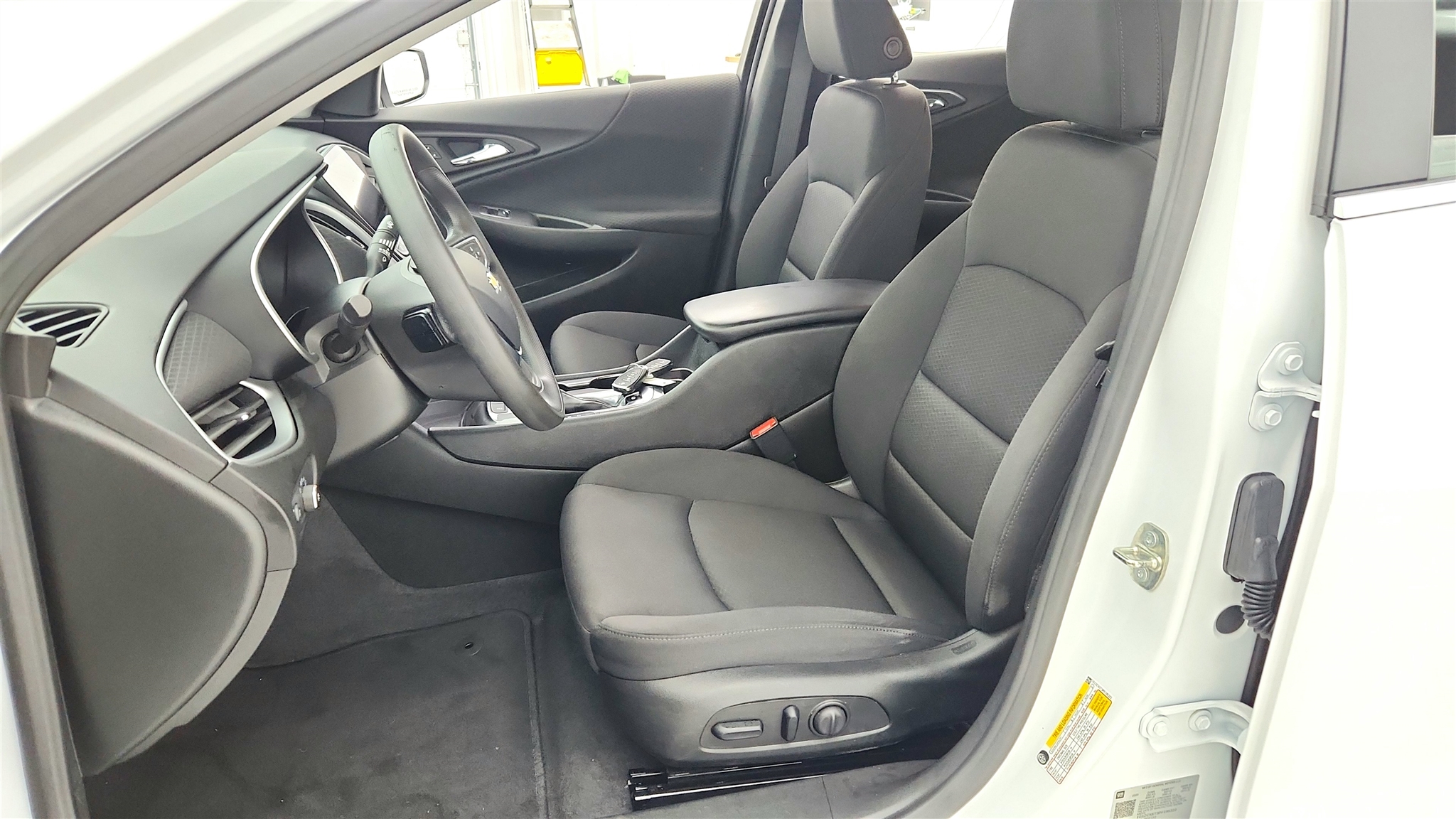 2023 Chevrolet Malibu LS photo 27