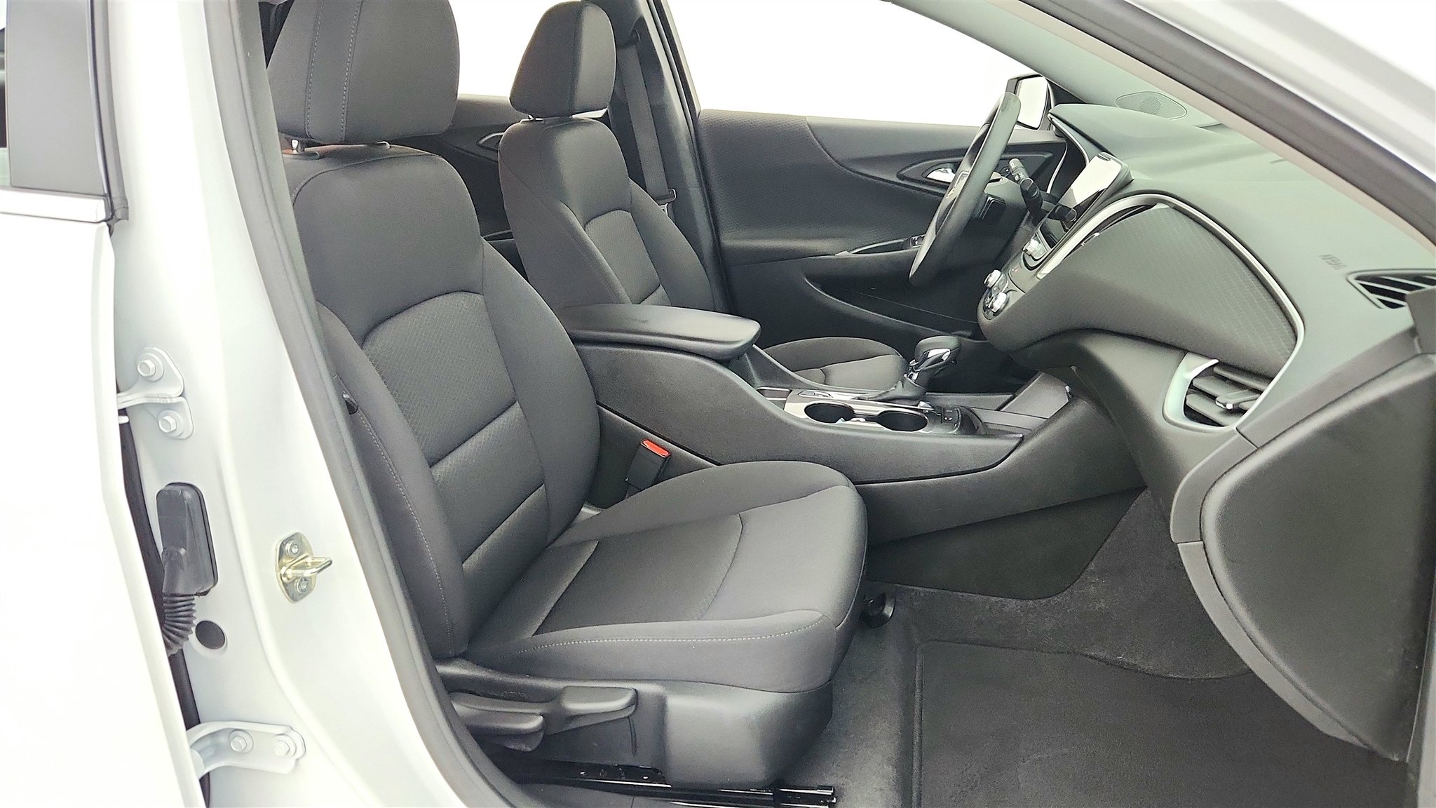 2023 Chevrolet Malibu LS photo 33