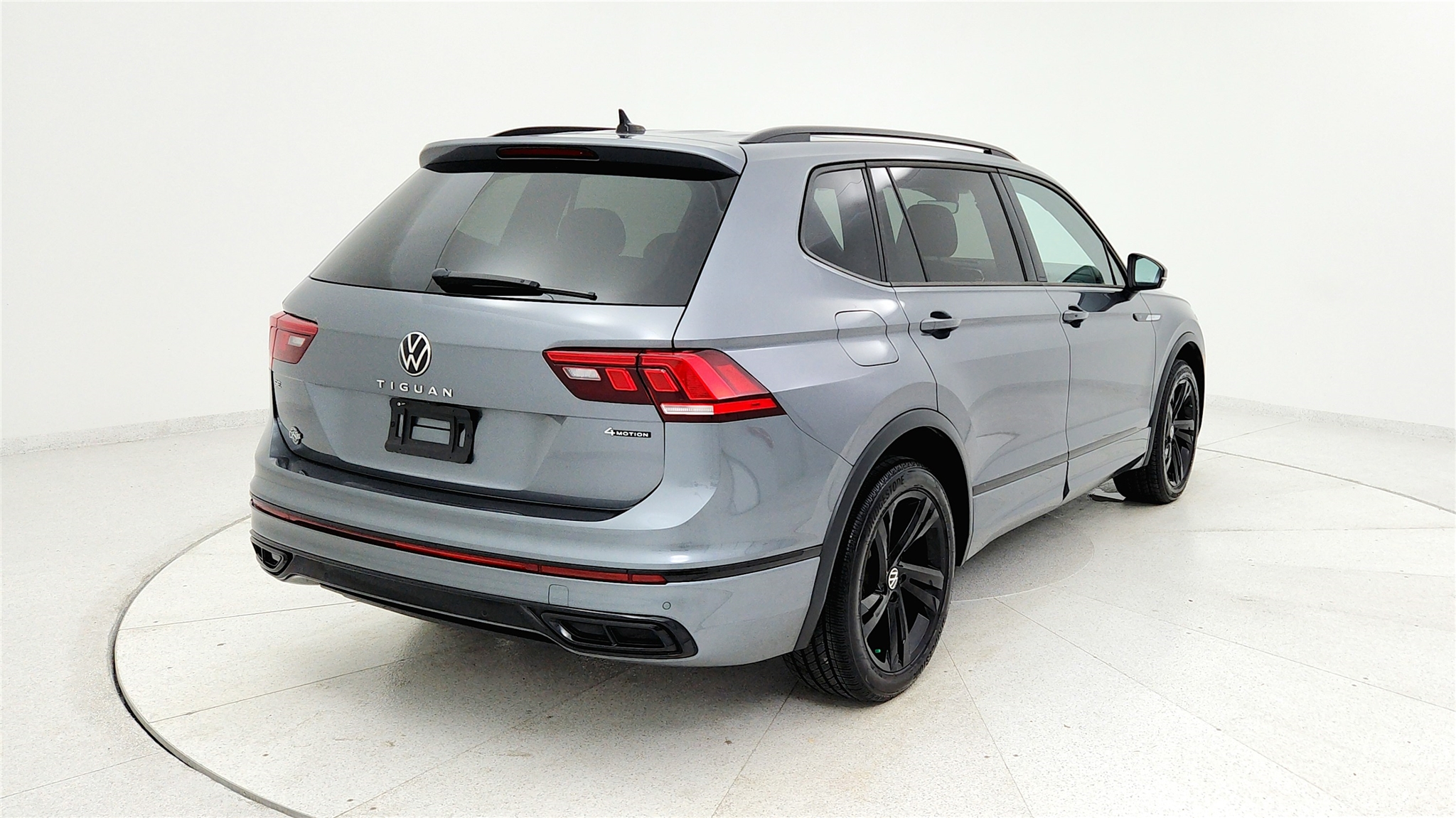 2023 Volkswagen Tiguan SE R-Line Black photo 4