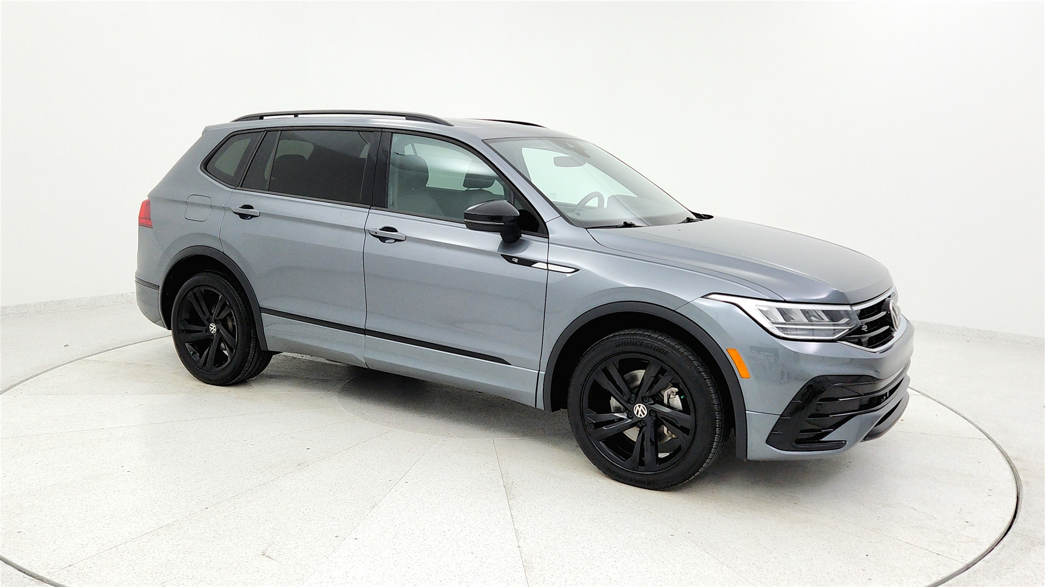 2023 Volkswagen Tiguan SE R-Line Black photo 6