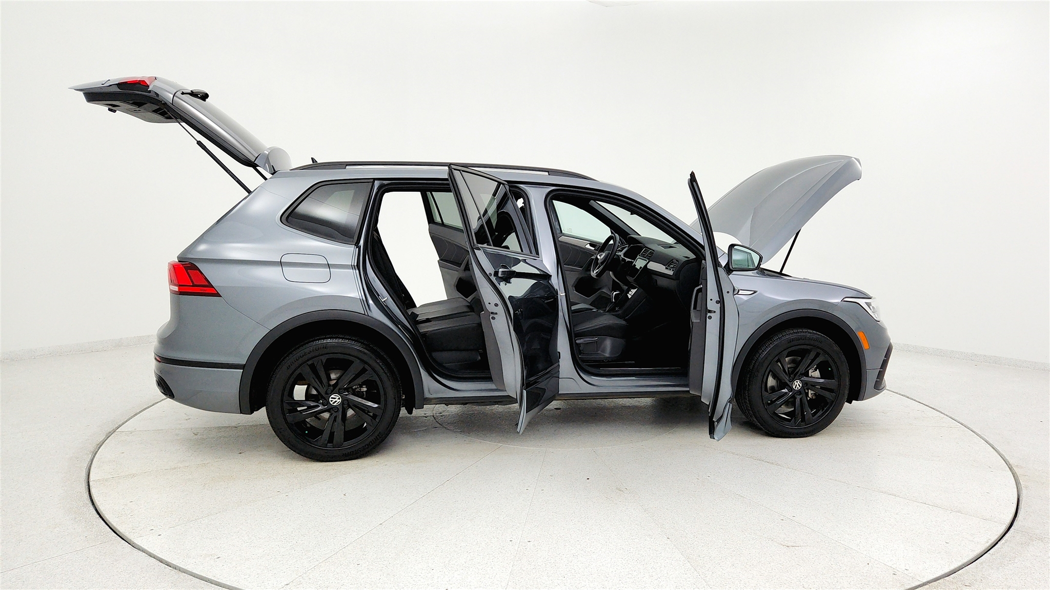 2023 Volkswagen Tiguan SE R-Line Black photo 11