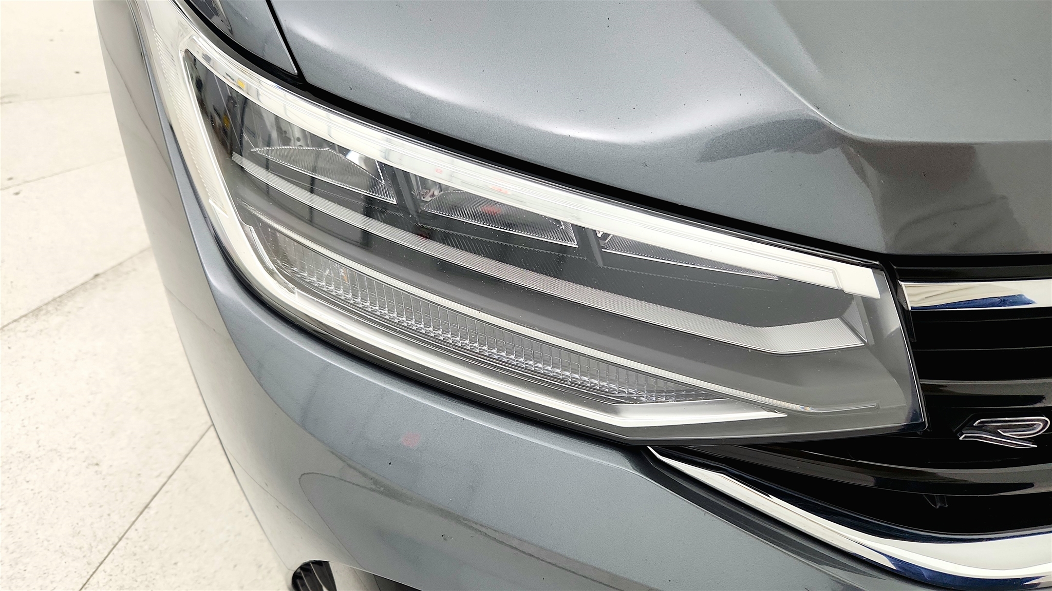 2023 Volkswagen Tiguan SE R-Line Black photo 26
