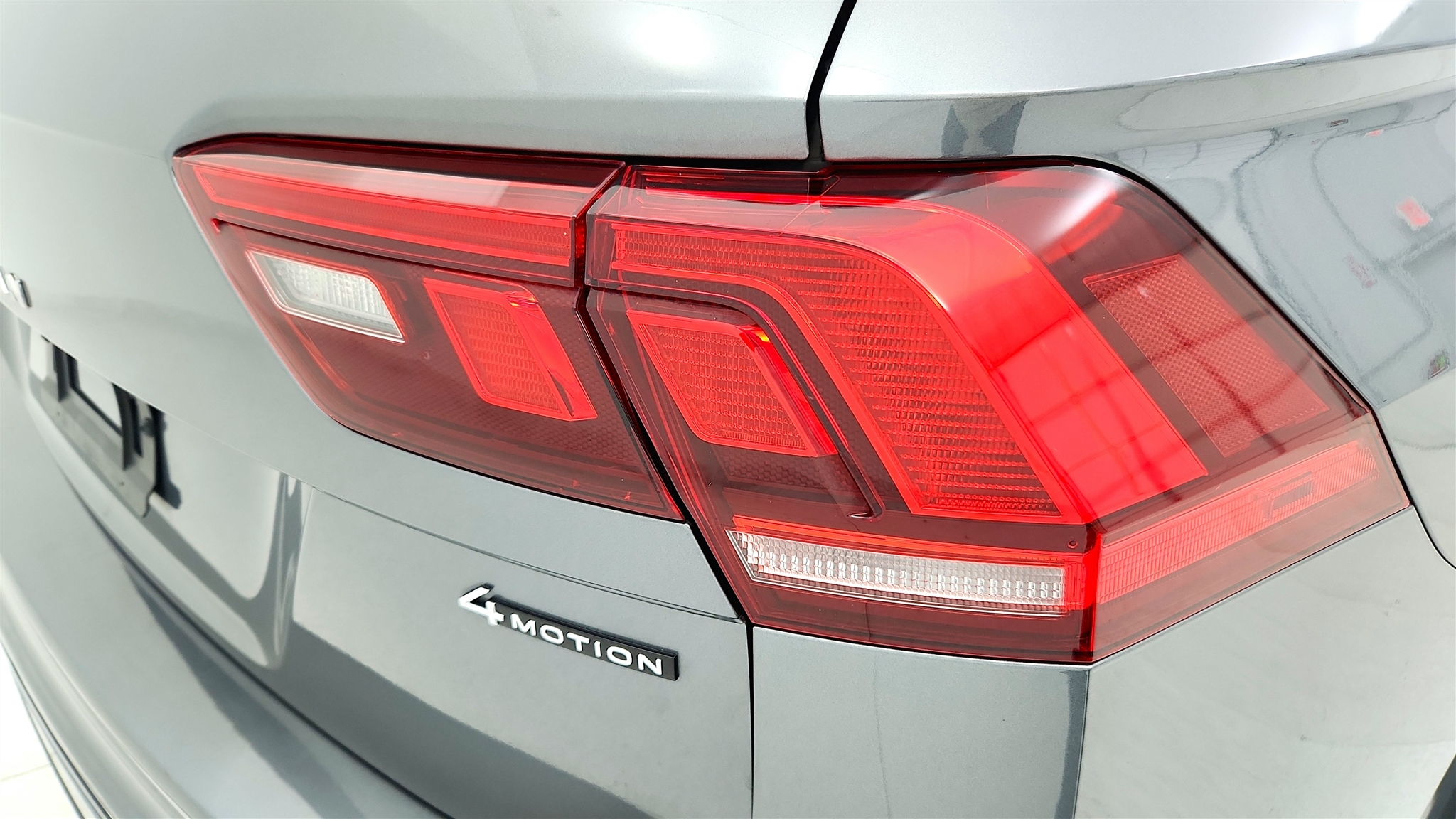 2023 Volkswagen Tiguan SE R-Line Black photo 27